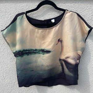 Women's 8 H&M Cropped Flowy Swan Top